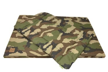 Hundematte und Hundedecke Adventure Camouflage freigestellt